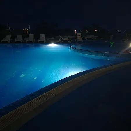 Paradise Blue Bay بوموري