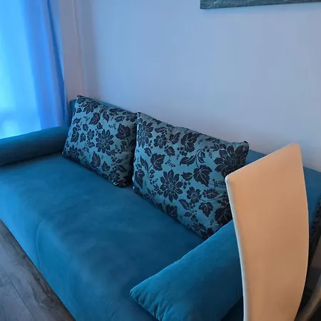Paradise Blue Bay بوموري